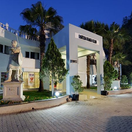 Larissa Beach Club Side Exterior photo