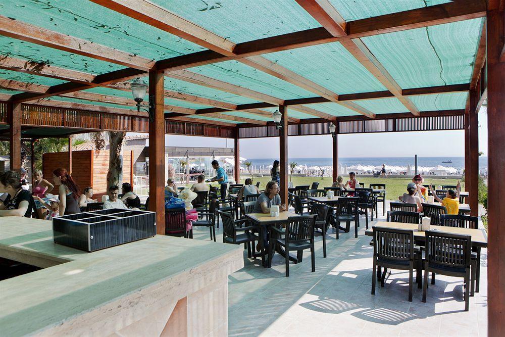Larissa Beach Club Side Exterior photo